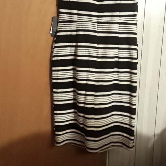 ADRIANNA WOMEN'S SLEEVELESS STRIPE BODYCON DRESS 12m white/BLK - Picture 8 of 8